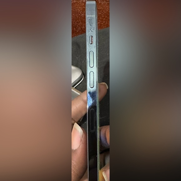 iPhone 12 Pro Max - Picture 2 of 6